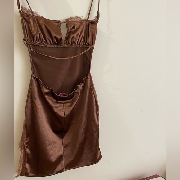 BACKLESS MINIDRESS🦘 - Picture 6 of 10